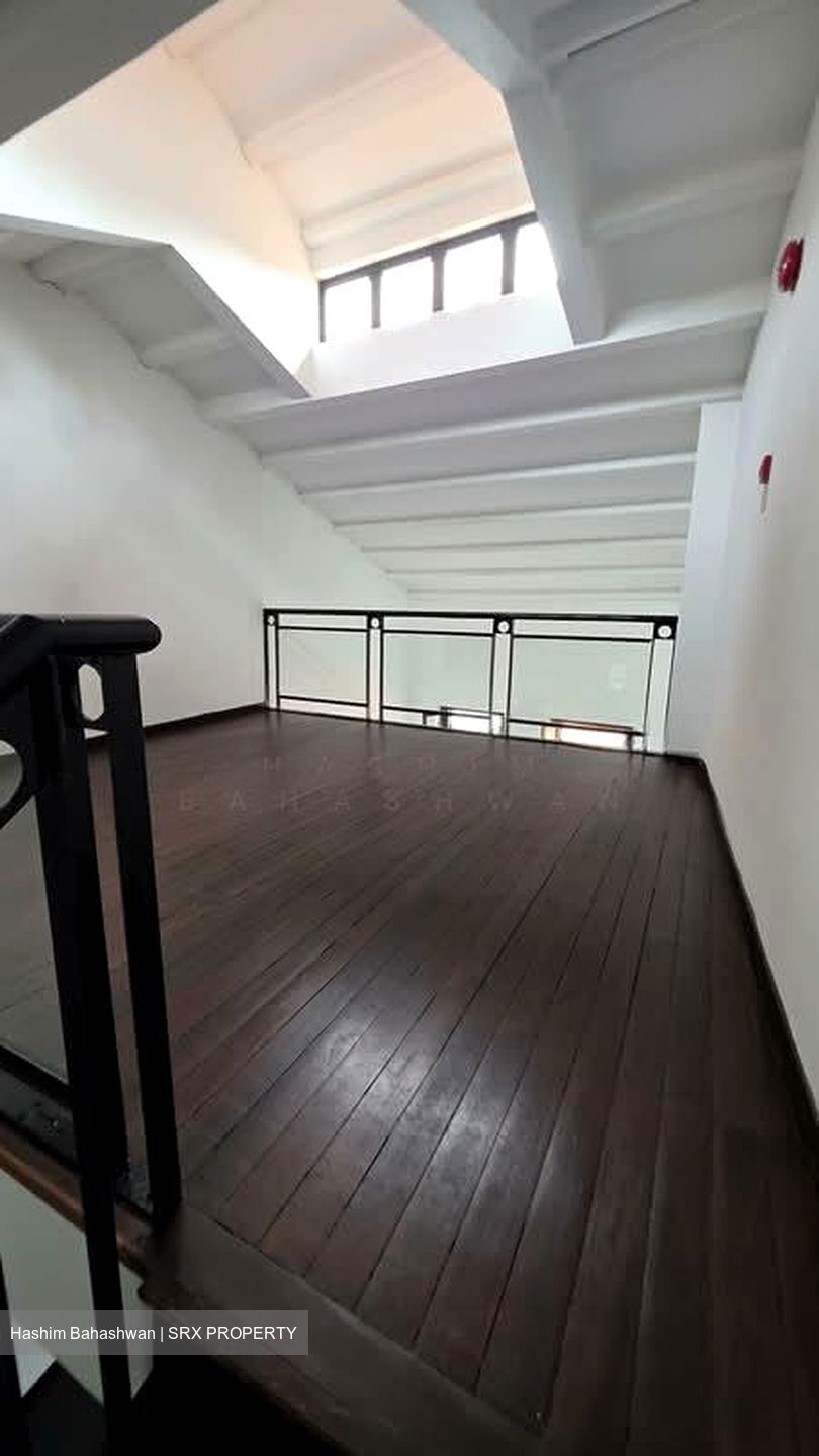 Jalan Pisang (D7), Shop House #549726371